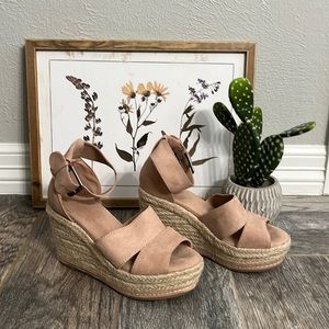 Adorable Mauve Wedge Heels